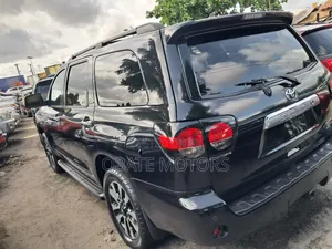 Toyota Sequoia Limited FFV 4dr SUV 4WD (5.7L 8cyl 6A) 2015 Black