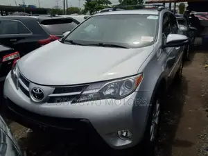Toyota RAV4 Limited 4dr SUV AWD (2.5L 4cyl 6A) 2015 Silver
