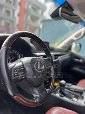 Lexus LX 2019 Gold