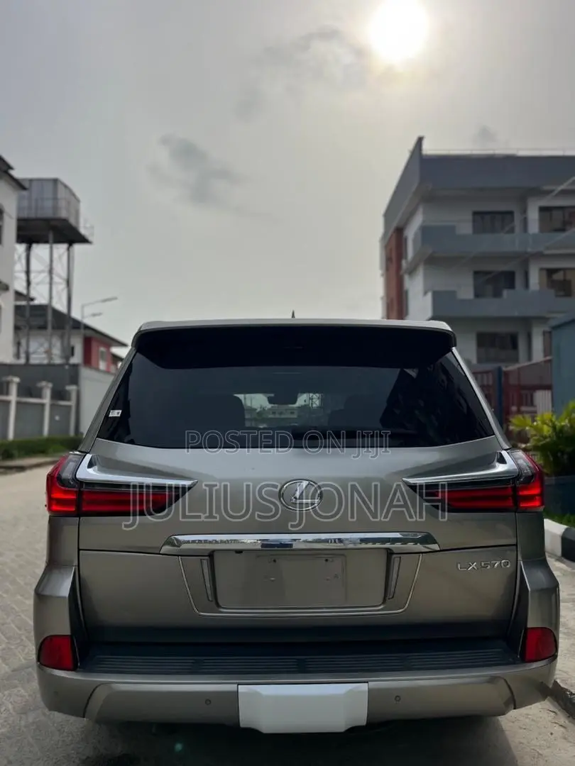 Lexus LX 2019 Gold