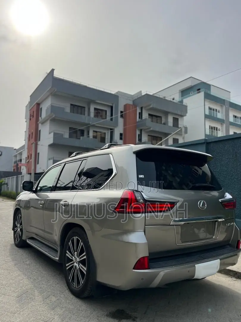 Lexus LX 2019 Gold