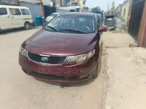 Kia Cerato 2012 Burgundy