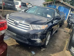 Toyota Highlander Limited 3.5l 4WD 2013 Black