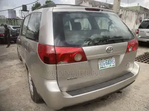 Toyota Sienna 2006 Silver