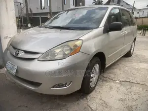 Toyota Sienna 2006 Silver