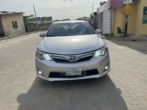 Toyota Camry LE 4dr Sedan (2.5L 4cyl 6A) 2013 Silver
