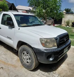 Toyota Tacoma 2005 White