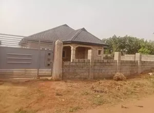 3bdrm Bungalow in Off Adamo for sale