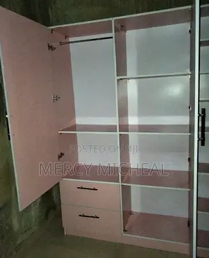 Wardrobe (Furniture)