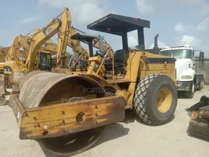 Caterpillar Roller Compactor Cs563