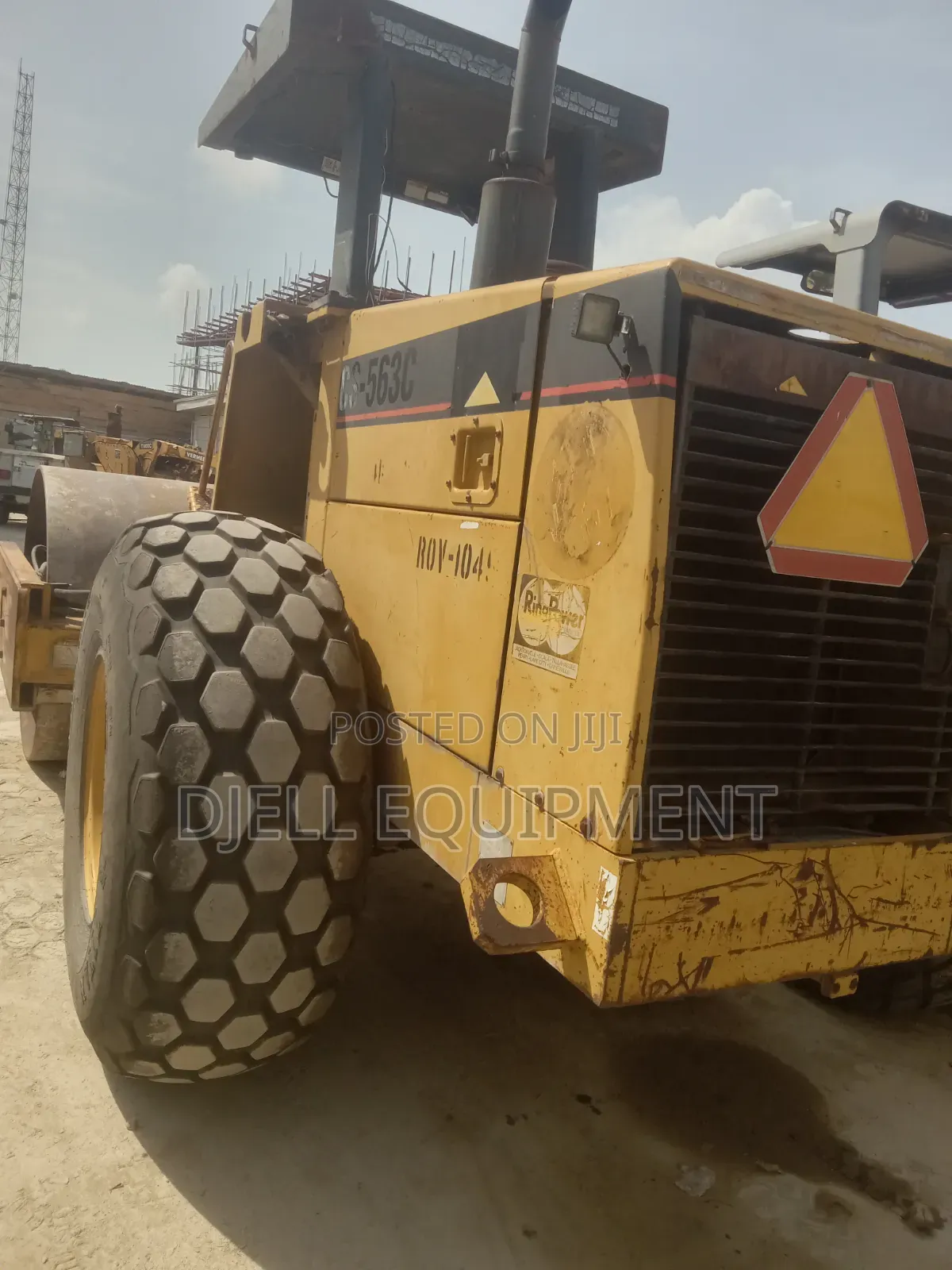 Caterpillar Roller Compactor Cs563