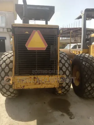 Caterpillar Roller Compactor Cs563