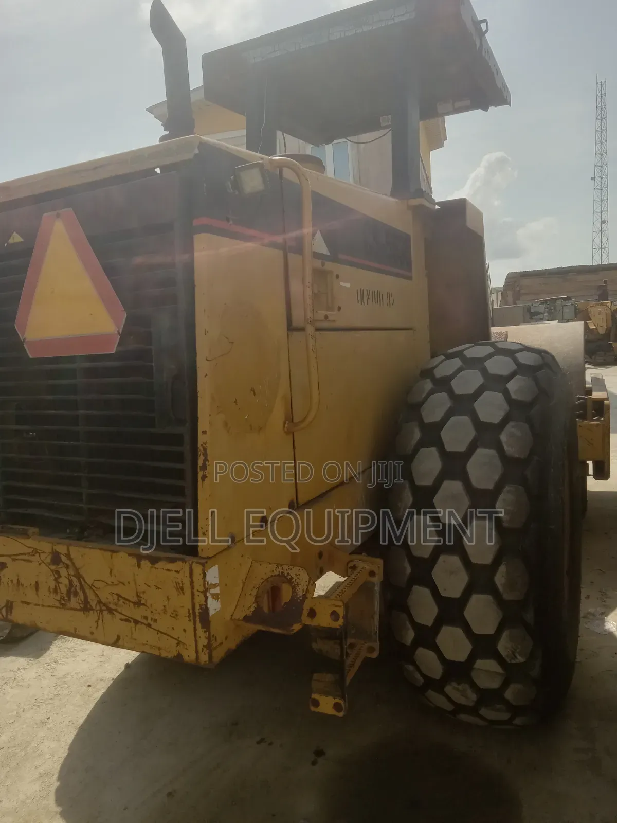 Caterpillar Roller Compactor Cs563