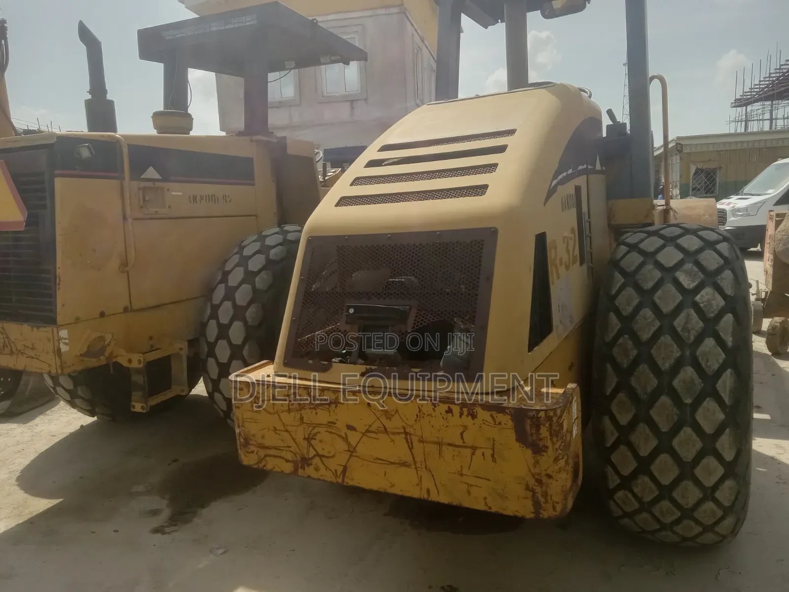 Caterpillar Roller Compactor Cs563