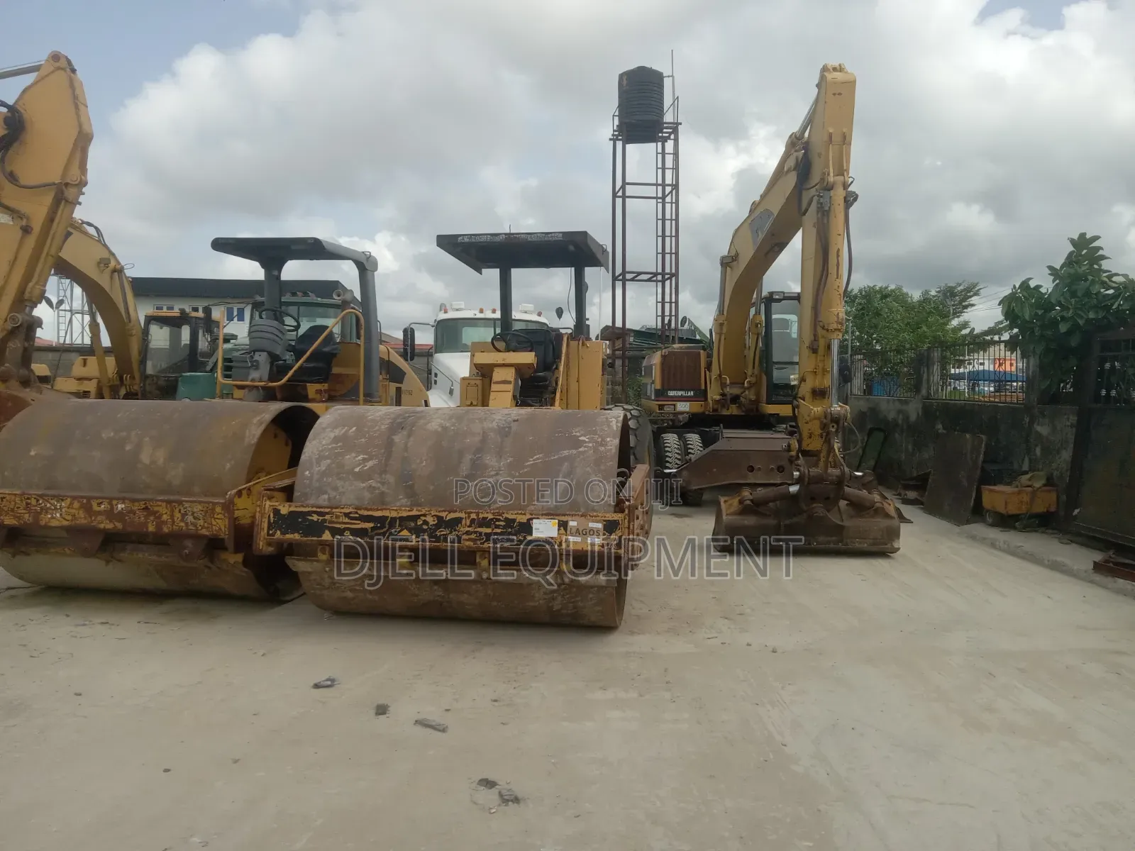 Caterpillar Roller Compactor Cs563