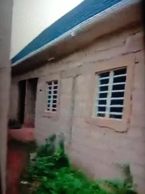 1bdrm Bungalow in Close To Laspotech, Ikorodu Garage for sale