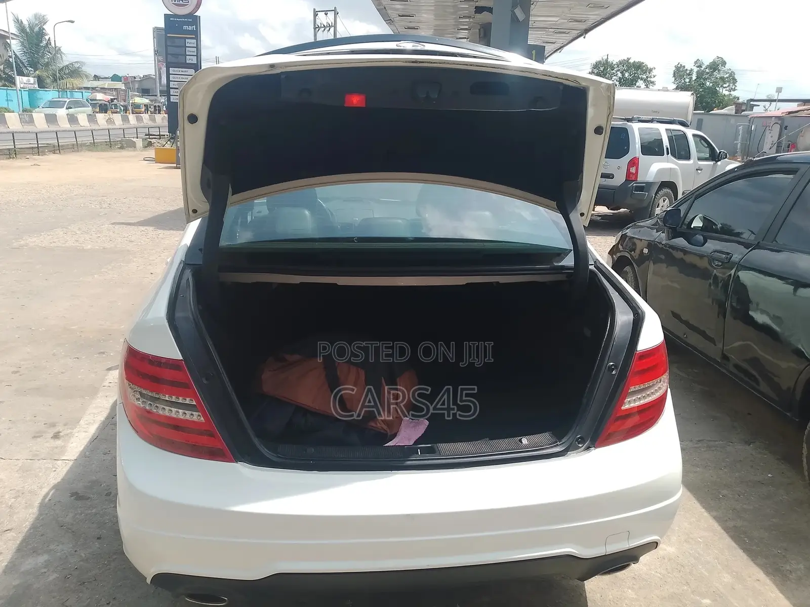 Mercedes-Benz C300 2008 White