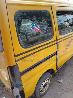 Suzuki Every 2010 Yellow