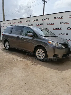 Toyota Sienna L 7-Passenger 4dr Minivan (3.5L 6cyl 6A) 2014 Gray