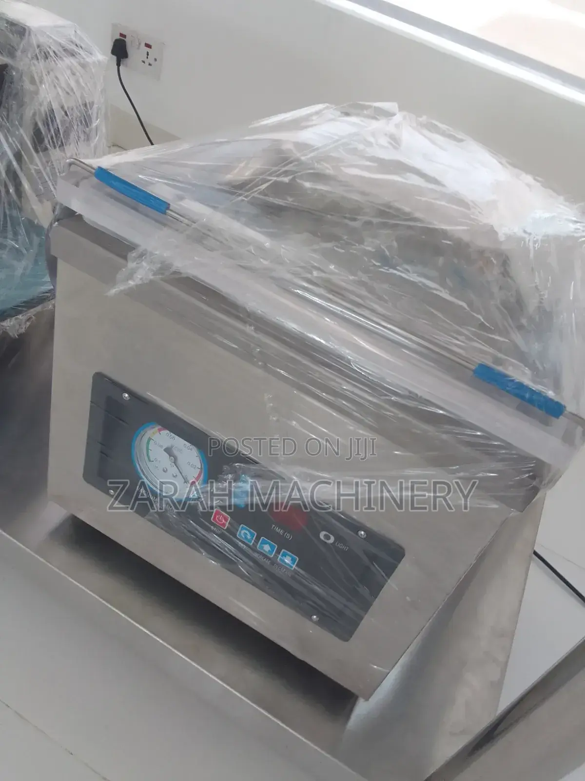 Packaging Machine
Vacuum Machine
Vacuum Sealer