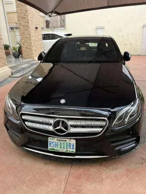 Mercedes-Benz E300 4Matic AWD Sedan (2.0L 4cyl 9A) 2017 Black