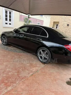 Mercedes-Benz E300 4Matic AWD Sedan (2.0L 4cyl 9A) 2017 Black