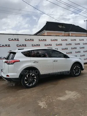 Toyota RAV4 2019 White