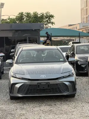 Toyota Camry 2025 Gray