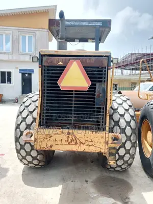 Caterpillar Vibratory Roller Cs-563c