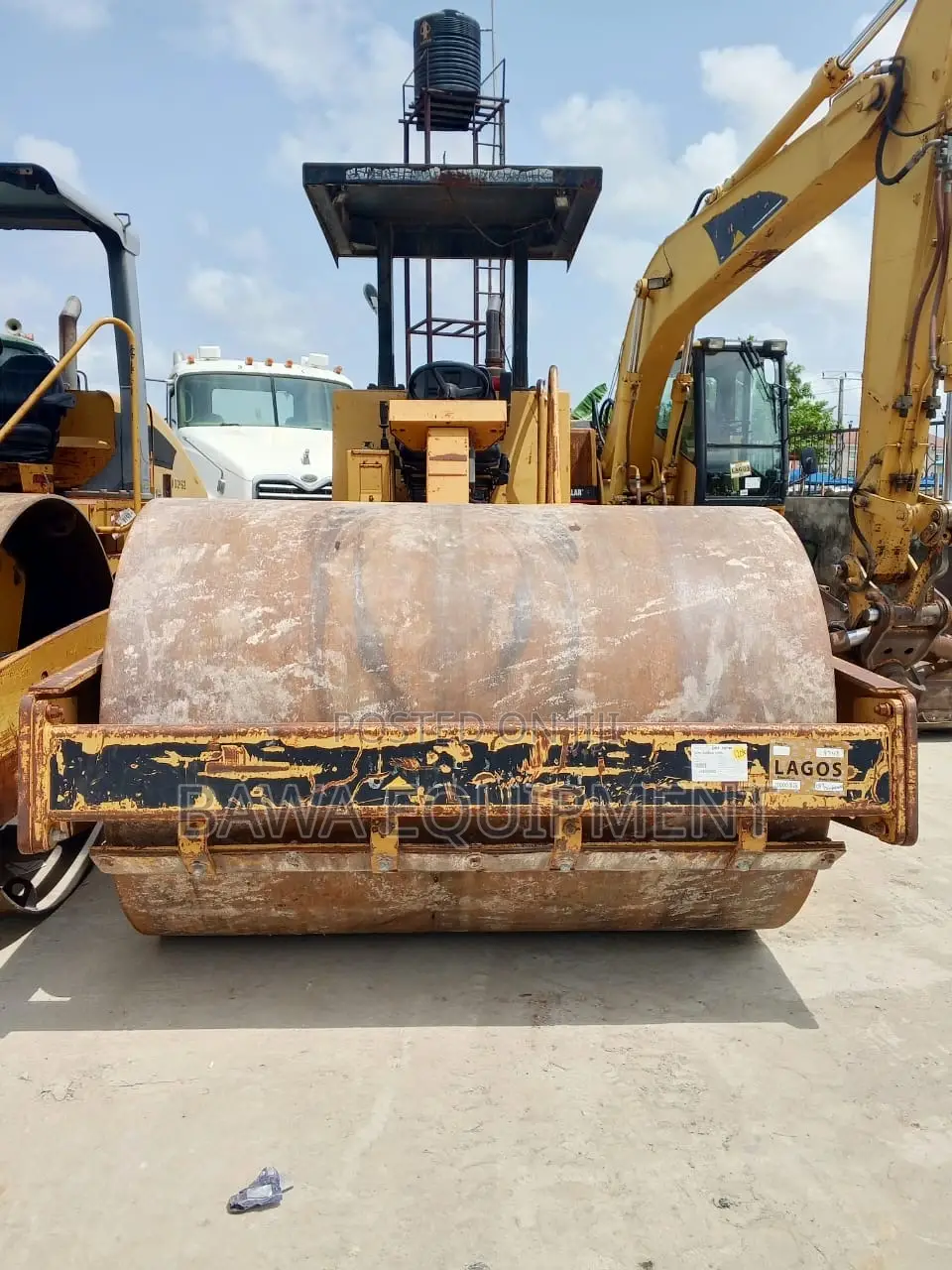 Caterpillar Vibratory Roller Cs-563c
