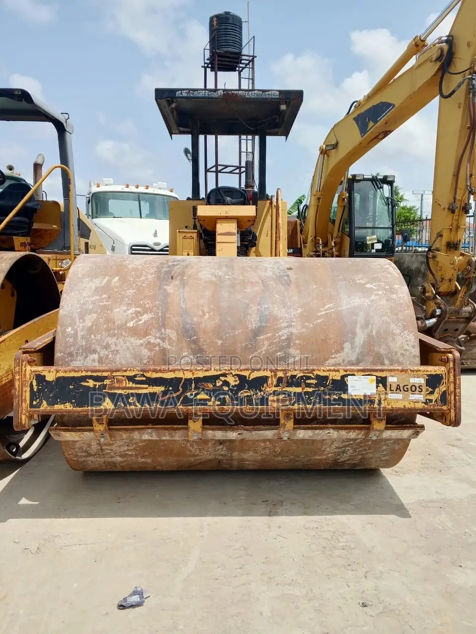 Caterpillar Vibratory Roller Cs-563c