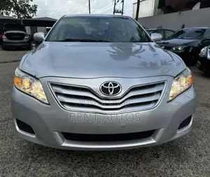 Toyota Camry LE 4dr Sedan (2.5L 4cyl 6A) 2011 Silver