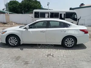 Nissan Altima 2016 White