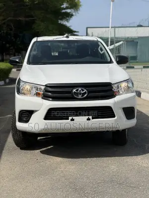 New Toyota Hilux 2024 White