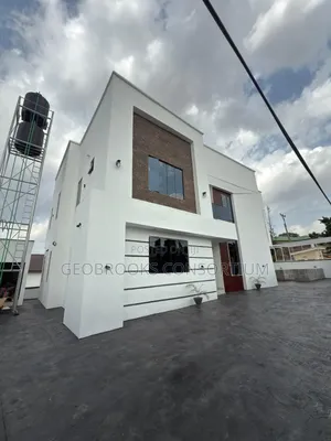 4bdrm Duplex in Agodi Gra for sale
