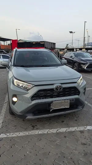 Toyota RAV4 2020 Green