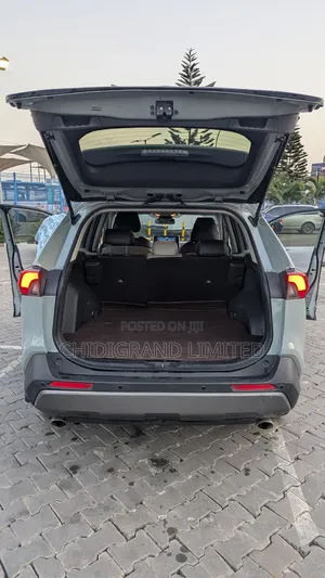 Toyota RAV4 2020 Green