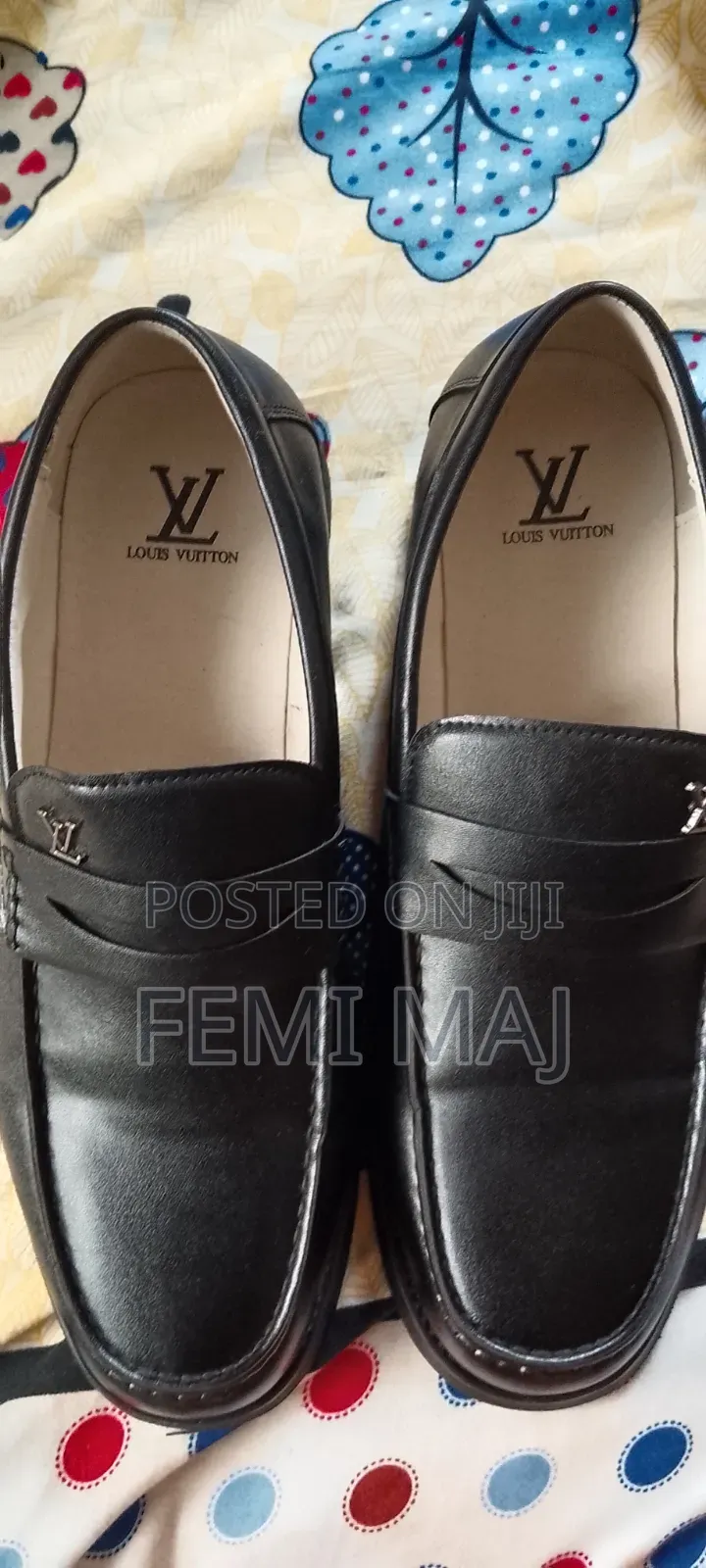 Cooperate Shoe