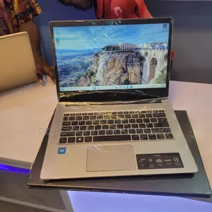 Laptop Acer Apsire M3 581TG 6GB Intel Xeon SSD 128GB