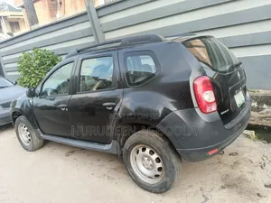 Renault 10 2010 Black