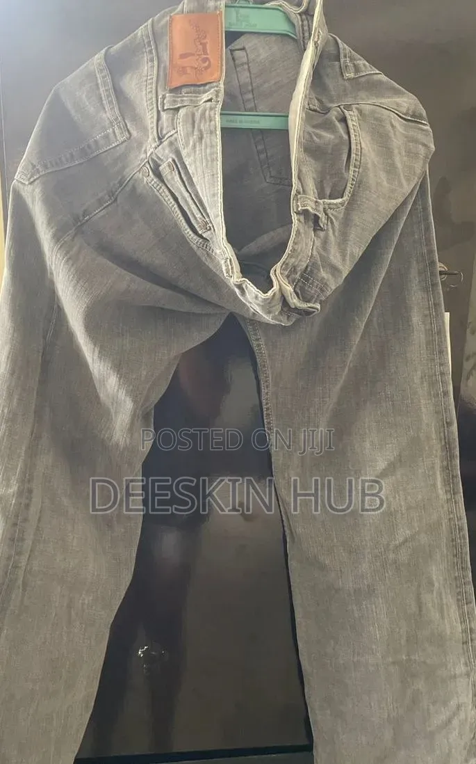 Thruft Cheap Jeans