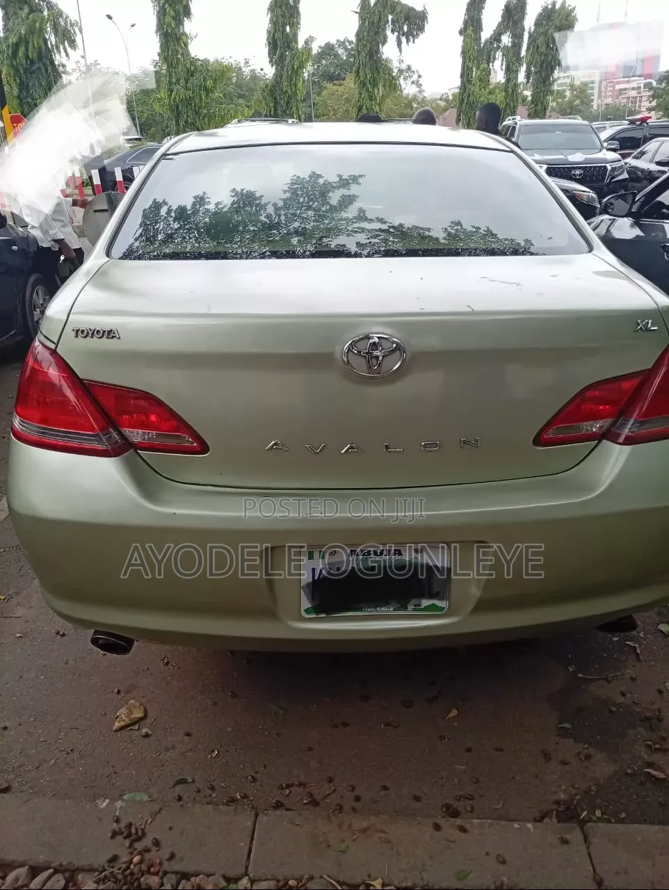 Toyota Avalon 2005 Gold