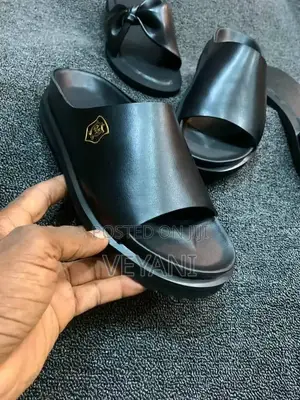 Veyani Classic Slides