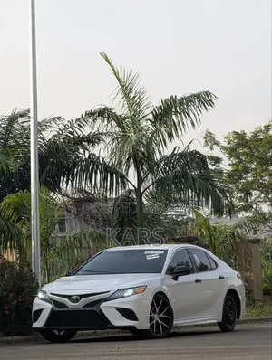Toyota Camry 2018 White