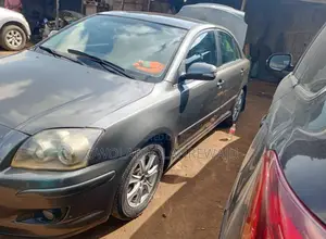 Toyota Avensis 2005 Gray