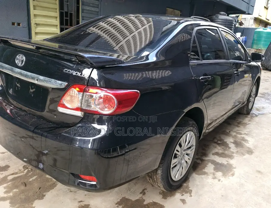 Toyota Corolla 2012 Black