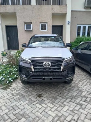 Toyota Fortuner 2025 Black