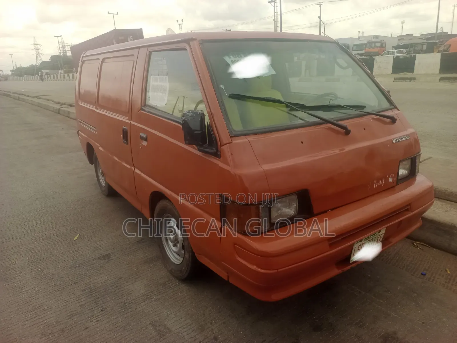 Mitsubishi L300 2000 White