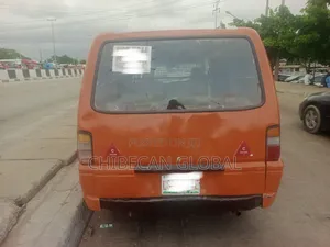 Mitsubishi L300 2000 White