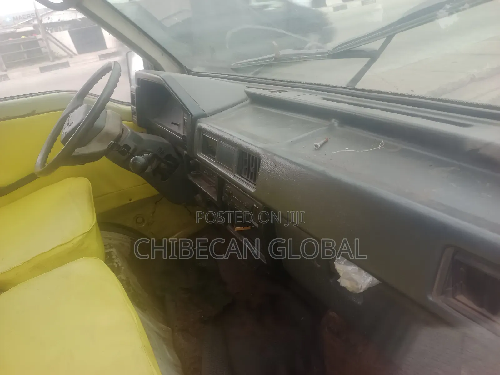 Mitsubishi L300 2000 White